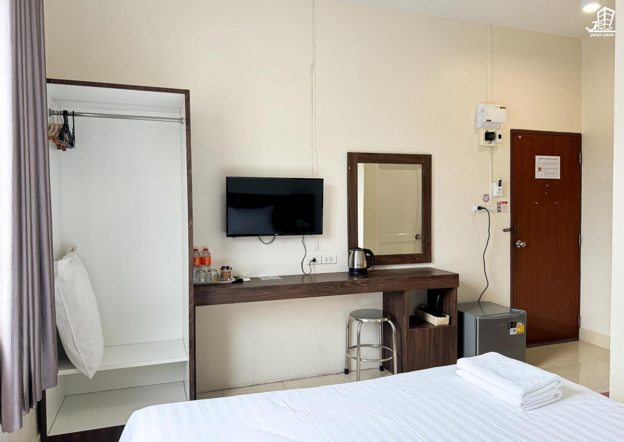 Jacky Chan Hotel 勿洞 外观 照片